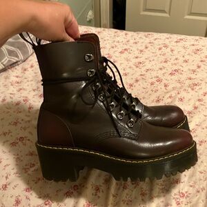 Dr. Martens Leona in Burgundy Vintage Size 8 Women (UK 6) EUC
